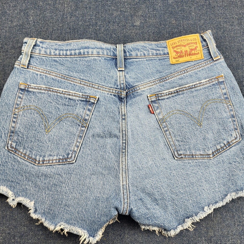 Levis 501 Original High Rise Cut Off Denim Shorts Light Wash Blue W30 Dasiy - Picture 8 of 12